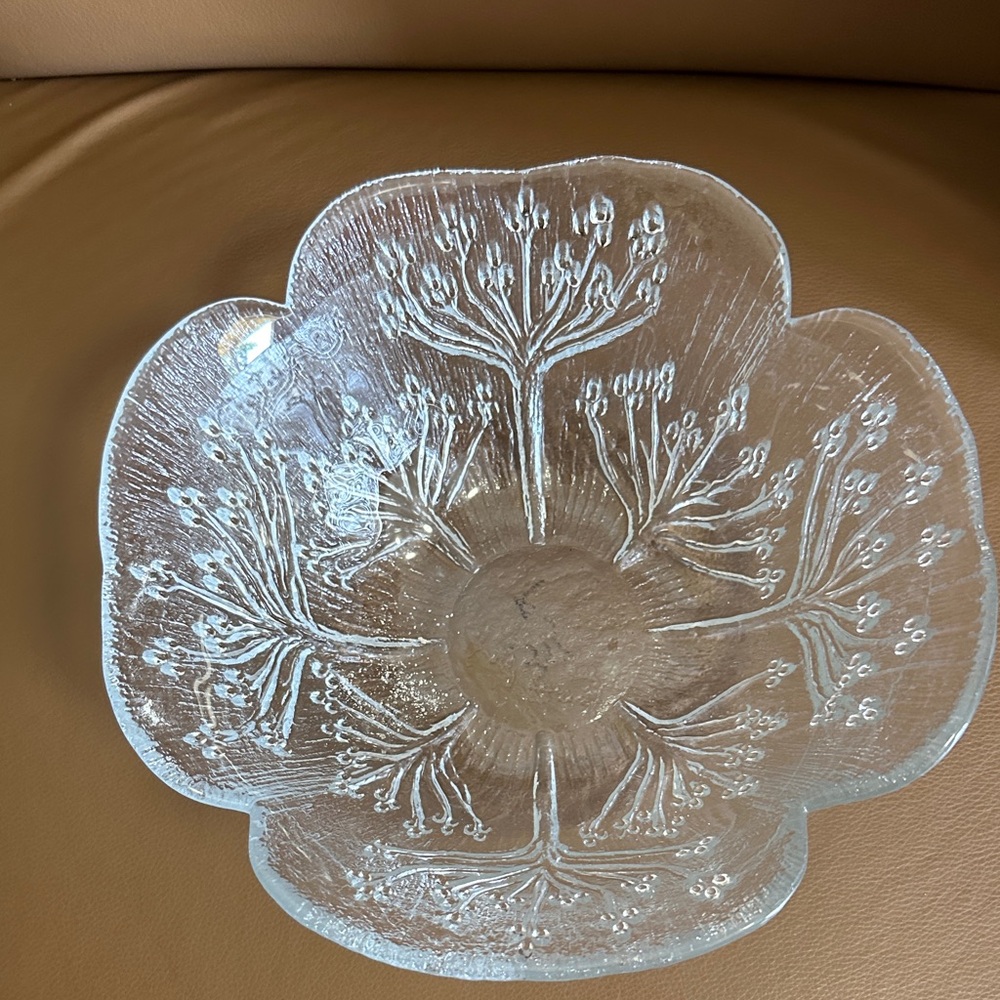Lasisepat Mantsala Finland Mid Century 9" Cow Parsley Bowl Pertti Kallioinan